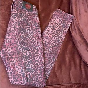 Rock and Republic purple leopard denim leggings